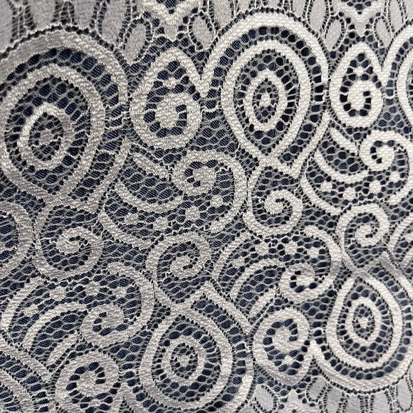 Open denim coat in blue with white lace and a hood - Picture 8 of 10